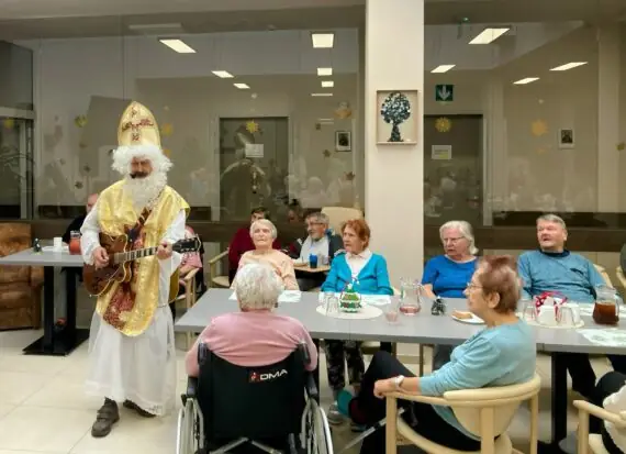 7BCE9ED8-25D4-4C7C-9C5C-B901B0196A37