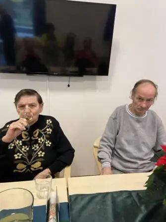 E9481122-8EAE-4031-B5D2-F5431CC1911E