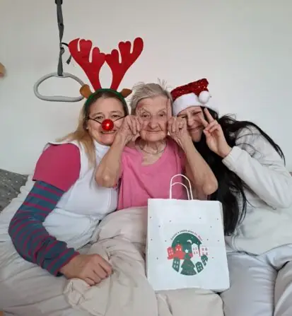 ad96b440-c543-4857-9a39-39a21a2652cf