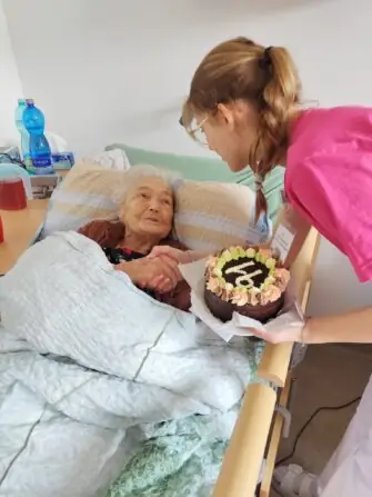 b7711658-ccb9-4a60-a12d-4ceb55449e8c