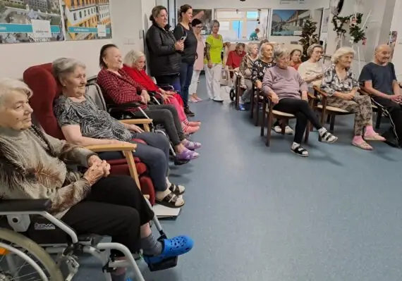 f51d00b7-14f9-492b-9b01-612d49d913cb