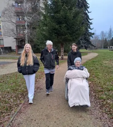 066ac977-e114-4bb5-8d41-16af3d460c2c