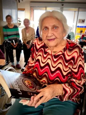 31f35b9e-9049-427f-b806-20acb05c70a4