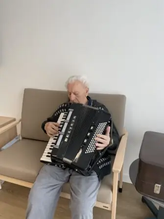 76bc49f5-7a38-4338-b5b9-9fdf9cf9ab14