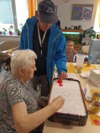 A94EEC6B-3E95-4BC9-9239-03256EB80796