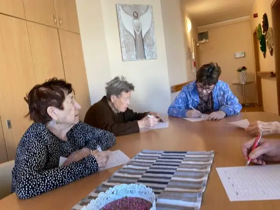 211f84aa-014d-435c-96e2-0119095bb2c6