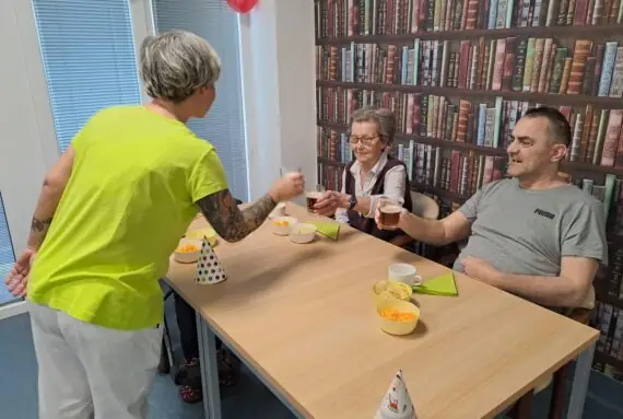 e5d685dd-0fb9-4502-a2ac-22b1f3d54295