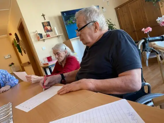 f32334c2-aacd-464c-ad09-34a816cb90a4