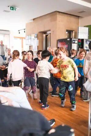 33274ff2-2e9d-47b2-8f61-4dbe3539275e