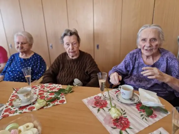 42a4733d-b328-4a5c-b166-3de6d7c94f33