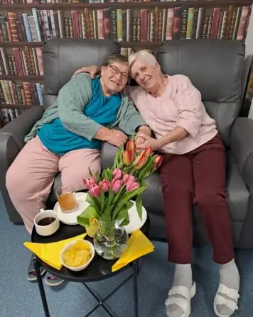 b1142b96-be69-4d49-bab4-9f8a9ce74e82