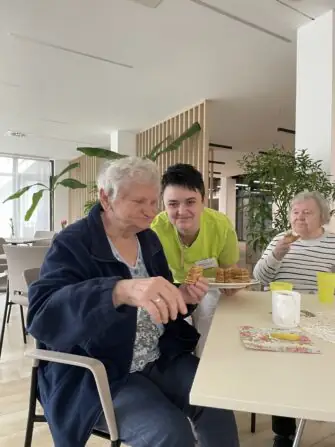 d98fc5de-4f4f-4136-a664-86d23d8b729b