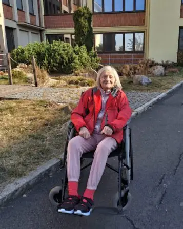 21b70a55-9fdc-4130-a1c1-bb1abe1889c4