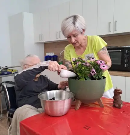 59b712f3-5e88-49b0-8f7a-5aff82460f6a