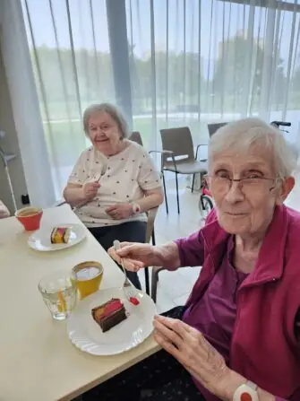 6e4b3505-9a27-458f-bf76-e463048e7843