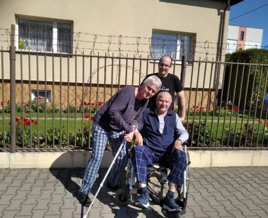 1c75f33e-e3cd-413c-9cd9-437dc02e9a25