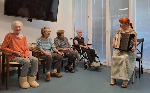 71f4bdee-f0f2-4c84-a24d-21832afeac8b