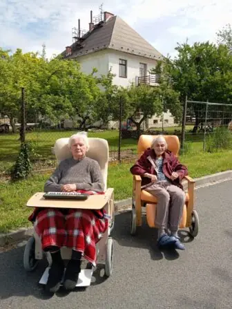 174b9711-5cb9-42fa-bbb0-74d148757751