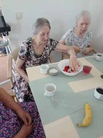 1E8EECD7-C568-4FBF-A7CE-ADB298FFC653