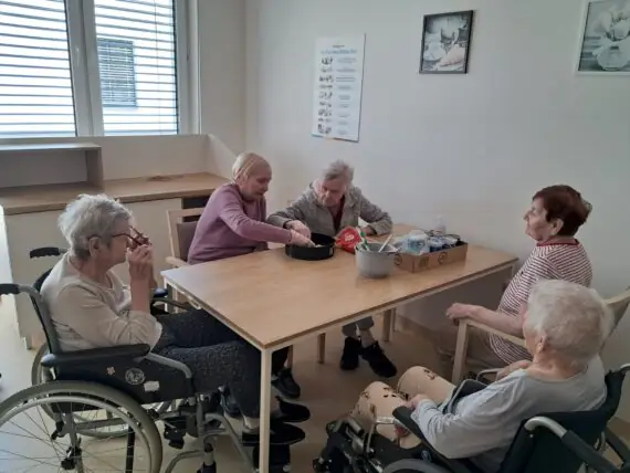 1e6d1158-2013-4e39-bbd0-bbe31215db53