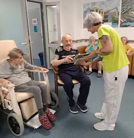 5e58a106-4032-4c41-8646-d4c570439f7a