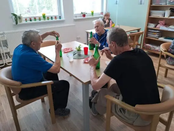 717c6a91-87b4-4e57-904d-17da0736f3d4