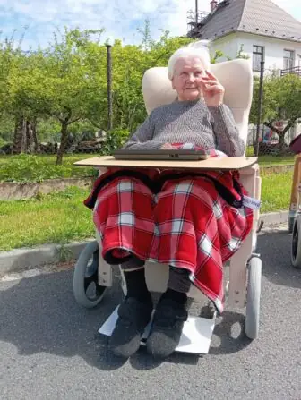 7a018213-adef-46a1-b489-d667ead1c64b