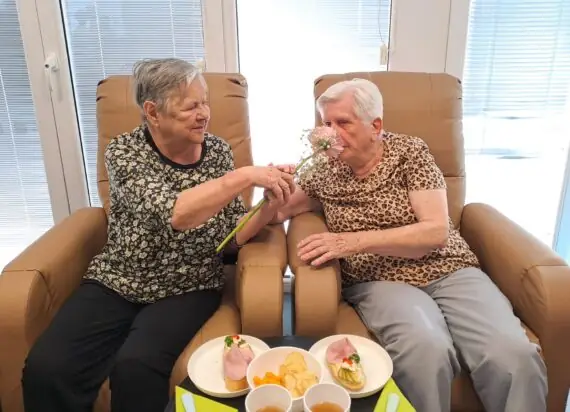 93cab268-2741-4a72-acfc-ce17e0fa4f1a