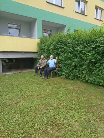 9BB10B8D-3F7A-48D6-B265-B081DF89A853