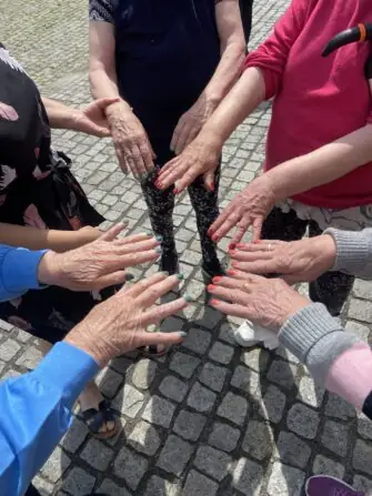 AF911787-C777-452D-827D-7C525DA5A6B3