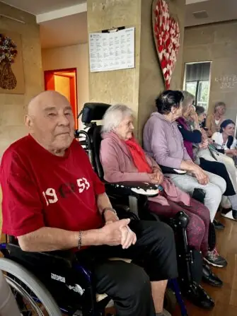 b6f599b9-0b8c-40de-aa0d-c2e0c1c4f3a2