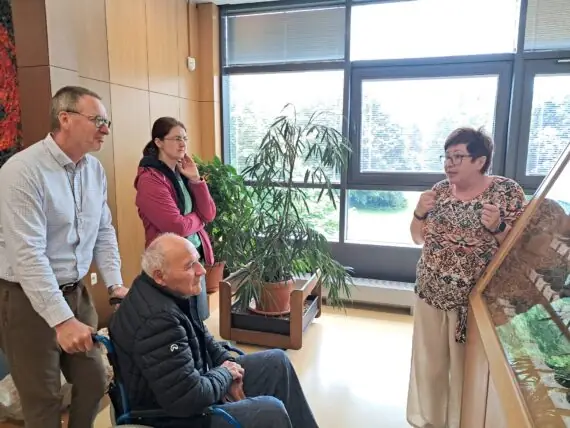 f88d945b-d030-4dd0-bb65-5d74e09df327