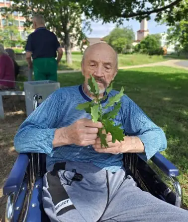 0f671674-a42e-4d3a-8d45-ad9ed5ec6259