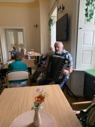 20250711 harmonikář (13)