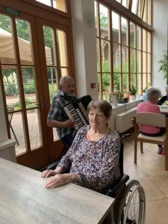 20250711 harmonikář (7)