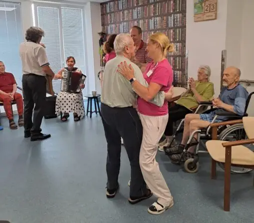 62508f13-1a78-4c4c-a6b1-bff3c7a14f29