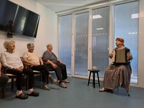 878383bf-f74a-4f5e-bf77-5dd07351db72