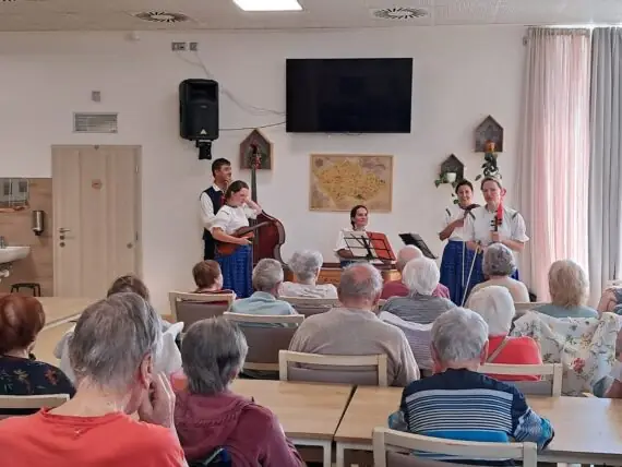 8ba2c9b2-1206-489d-939e-599f1b50caa9