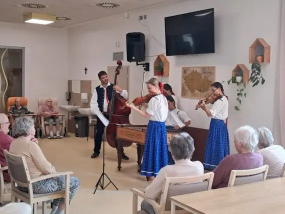 9073aba0-b96d-46da-bc2f-7c56ec6747b1