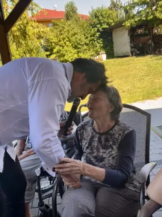 1e7da967-ca48-4146-b980-3a0ee3798ac5