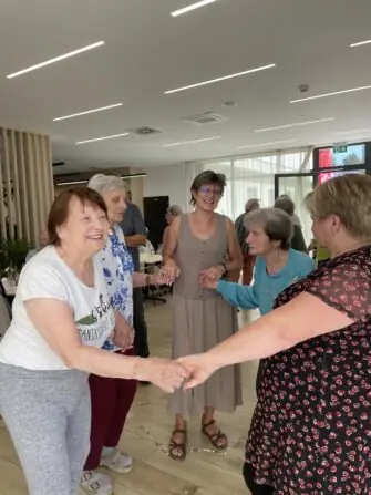 945a3904-bf62-4b0b-a95d-d45970b97241