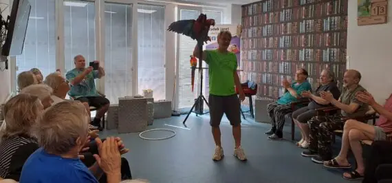 e9aa427c-57f6-4a33-935b-1e118f6db37f