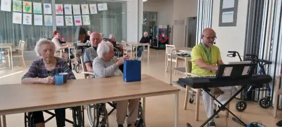 f1a37df0-096f-4a37-8e80-939ab3314e4d