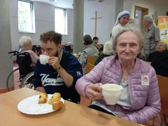 35599632-4cf0-44d8-9100-b5f9ab14ca12