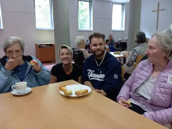 45ae5c0b-c347-43a1-827c-e257cabe2d92