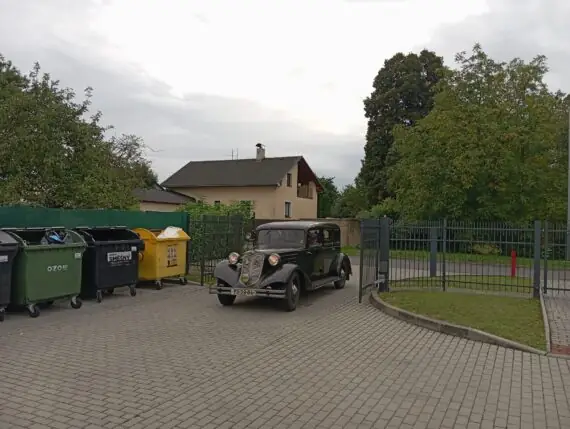 b53f950f-b783-42c8-8dca-38d0cc10f4c0