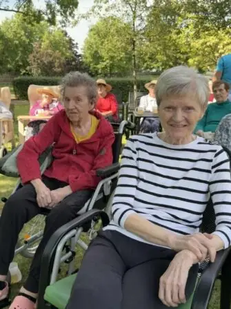 b9d43789-f41c-40b5-930f-f04967beef62