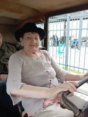 f5b6d14f-d405-4408-b2d4-b29297ede9ed