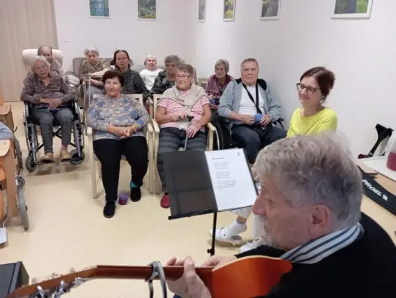 06b2d748-8dfa-4d2c-bb6c-009e5939a15d