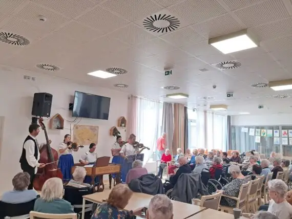 51e9f958-9f6f-4de3-98be-a24c870efcc5